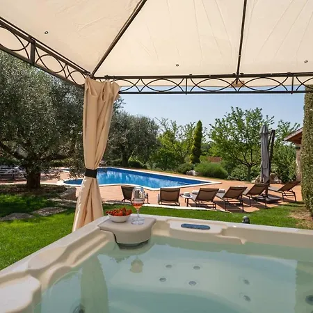 Holiday home Pilato *