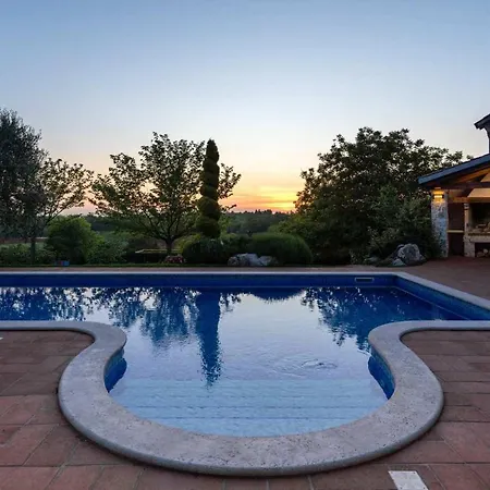 Holiday home Pilato