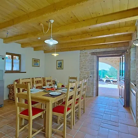 Holiday home Pilato
